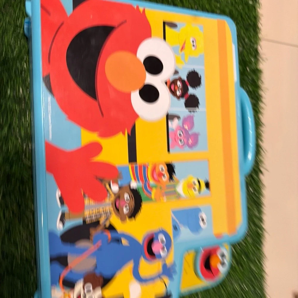 Sesame Street Character Puzzle Set - Red and Blue 2022 Elmo talks and sings